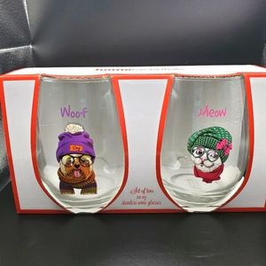 Set of two pet winter themed stemless wine glasses